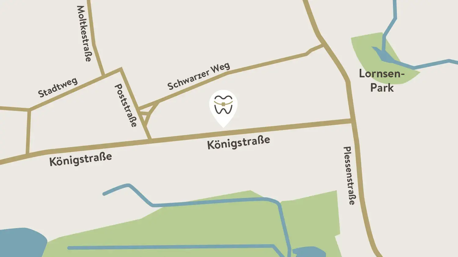 Karte eines Stadtgebiets in Schleswig (Deutschland), die die Königstraße 20 als zentrale Straße zeigt. Ein Zahn-Symbol markiert die Position der Kieferorthopädie an der Schlei auf der Karte.