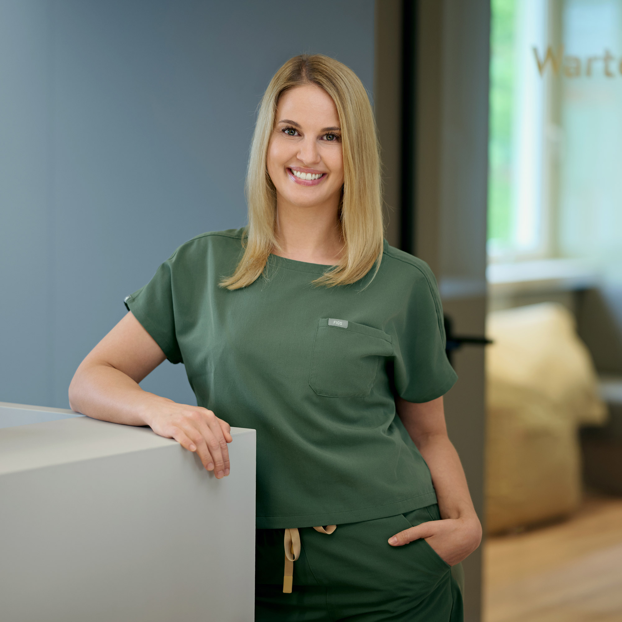 Dr. Julia Kleemann-Lüpkes – Kieferorthopädin in Schleswig Portrait von Dr. Julia Kleemann-Lüpkes, Praxisinhaberin und Kieferorthopädin der Praxis Kieferorthopädie an der Schlei